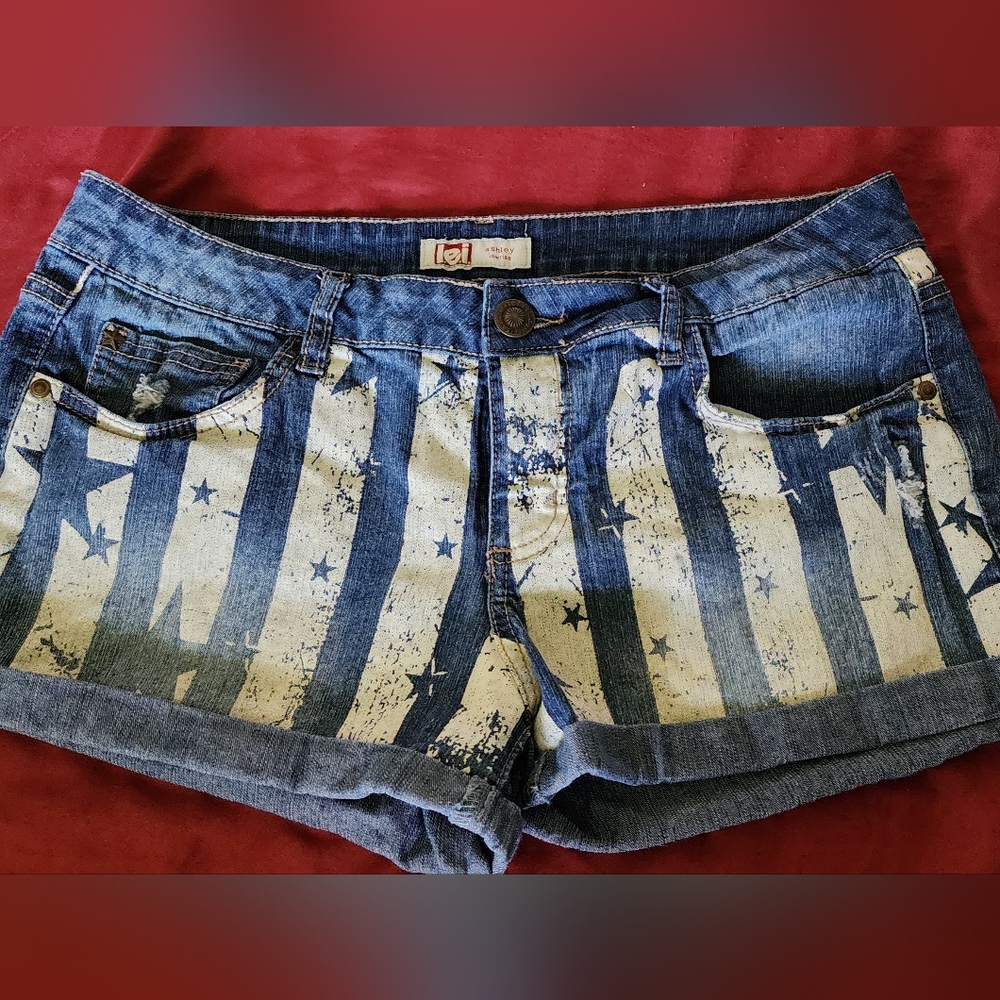 L.E.I Ashley low-rise American flag shorts.